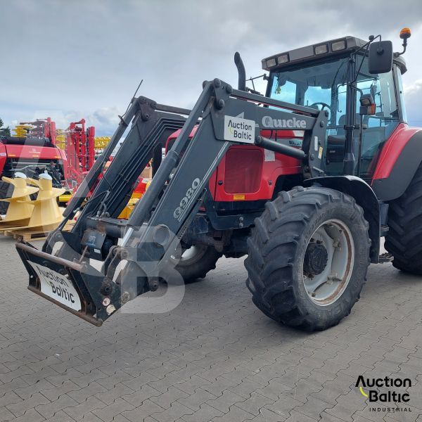 Massey Ferguson 8210