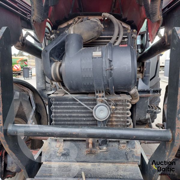 Massey Ferguson 8210