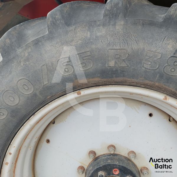 Massey Ferguson 8210