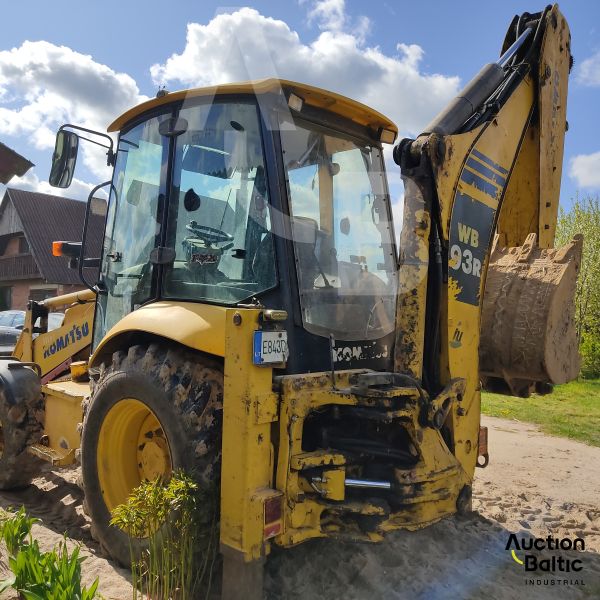 Komatsu WB93R-5