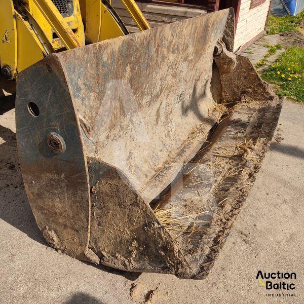 Komatsu WB93R-5