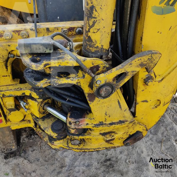 Komatsu WB93R-5