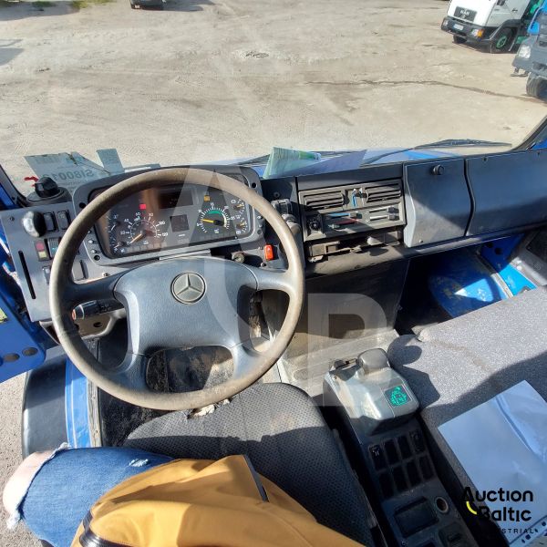 Mercedes-Benz Unimog