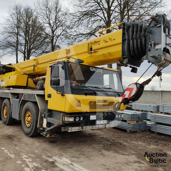 Grove GMK 3055