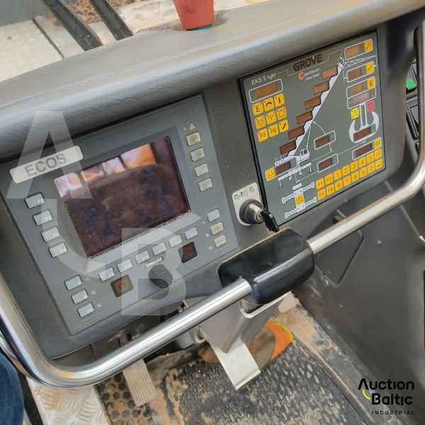 Grove GMK 3055
