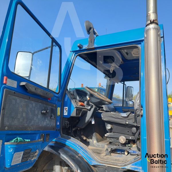 Mercedes-Benz Unimog