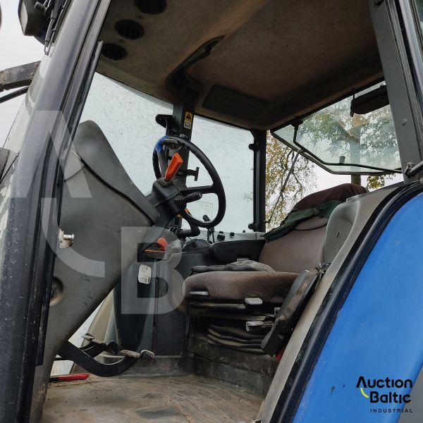 New Holland TM 190