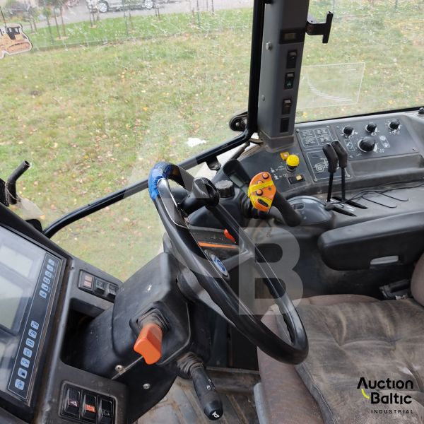 New Holland TM 190