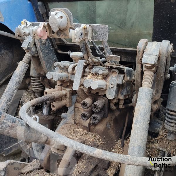 New Holland TM 190