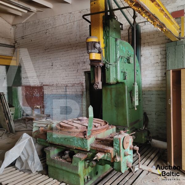 Vertical milling machine (Vertikalios frezavimo staklės)