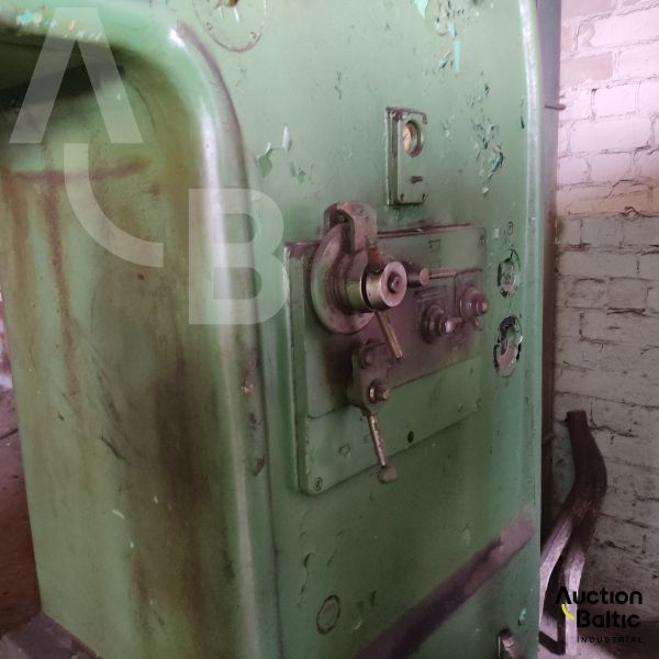 Vertical milling machine (Vertikalios frezavimo staklės)