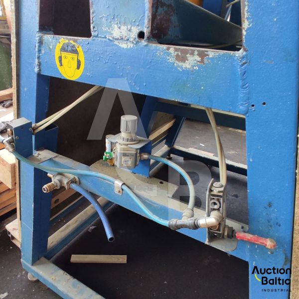 Pneumatic press (Pneumatinis presas)