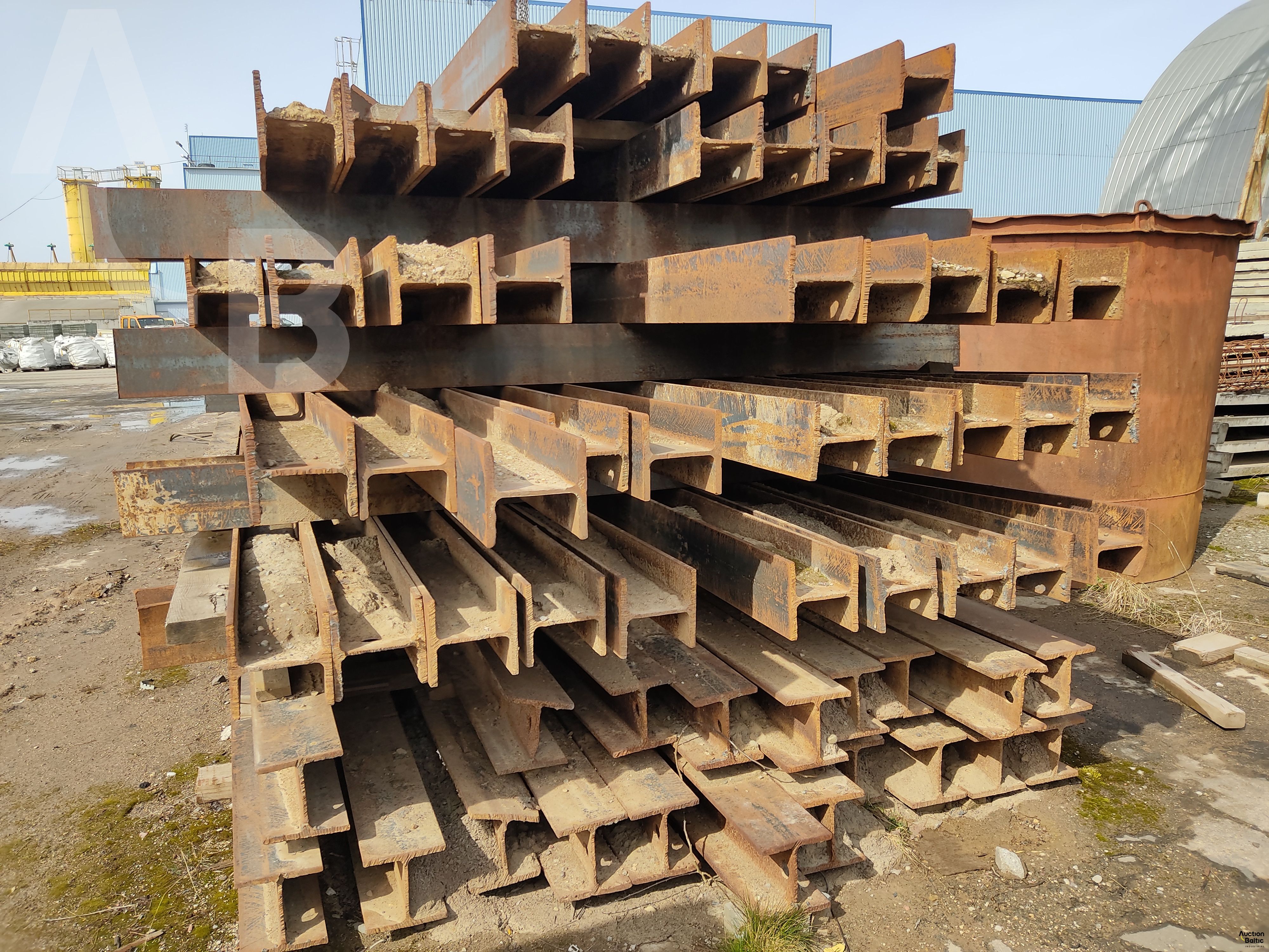 Metal beams 5 m. each, 50 units (Metalinės sijos po 5 m. 50 vnt ...