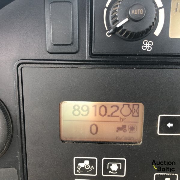 John Deere 7830