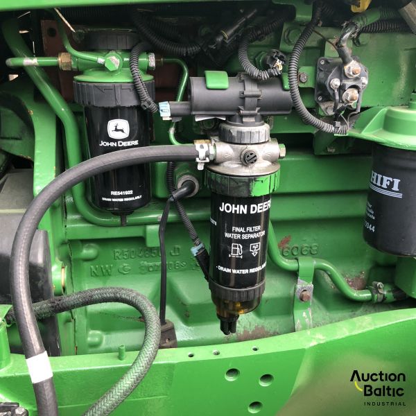 John Deere 7830