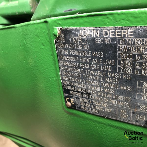 John Deere 7830