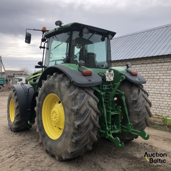 John Deere 7830