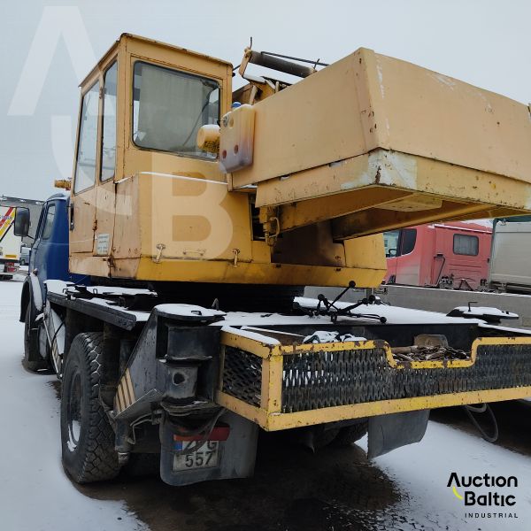 MAZ 5334