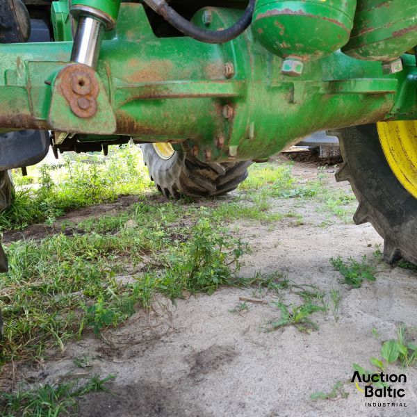 John Deere 7820