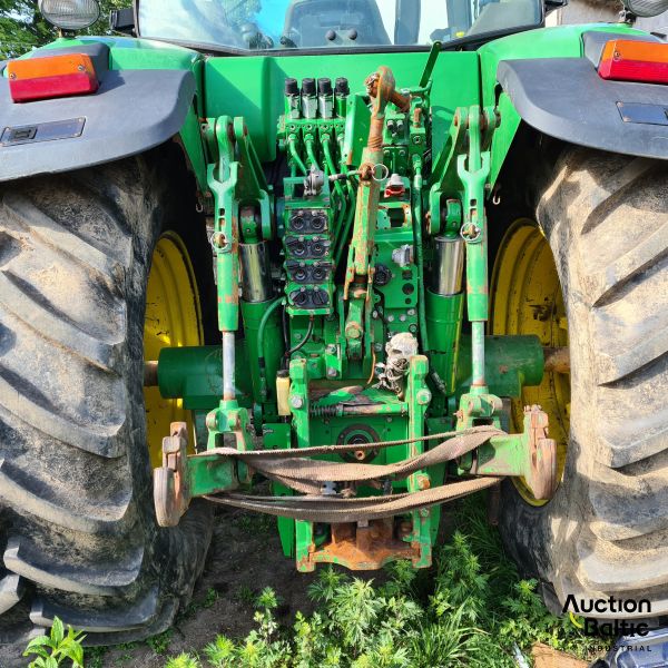 John Deere 7820