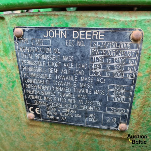 John Deere 7820