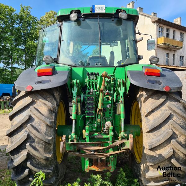 John Deere 7820