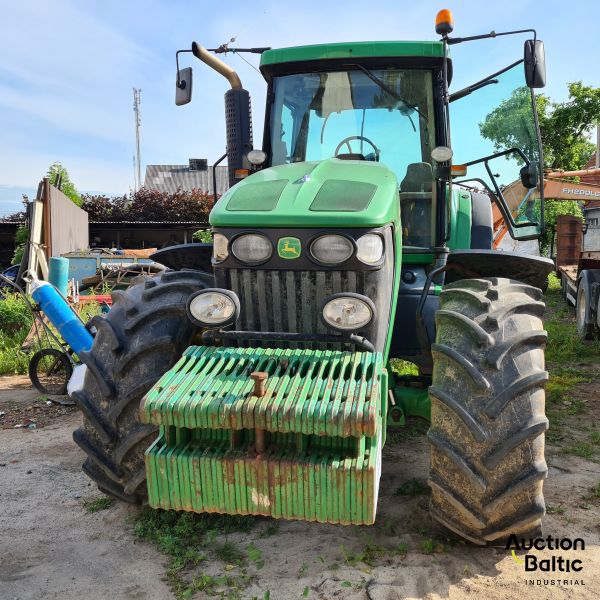 John Deere 7820