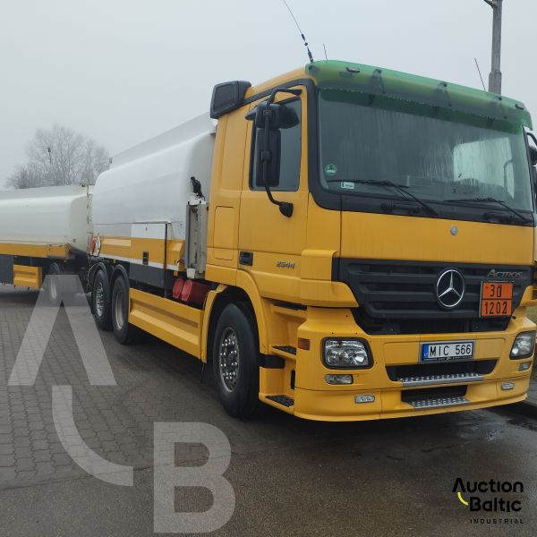 Mercedes-Benz Actros 2544