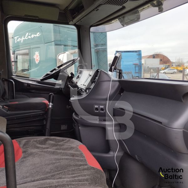 Scania T 124 GB