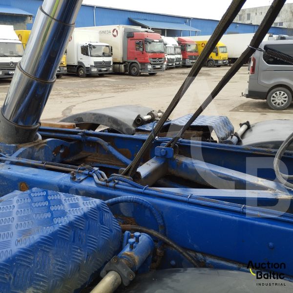 Scania T 124 GB