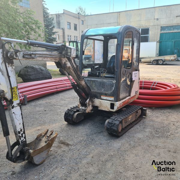 Bobcat 323 J