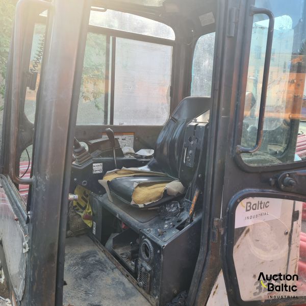 Bobcat 323 J