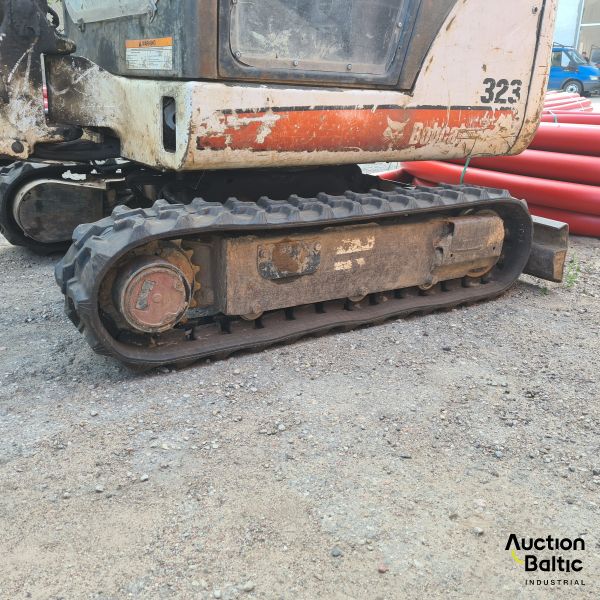 Bobcat 323 J