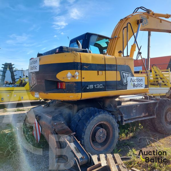 JCB JS 130 W