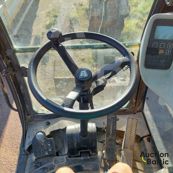 JCB JS 130 W