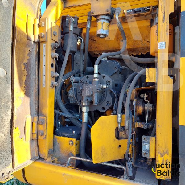 JCB JS 130 W