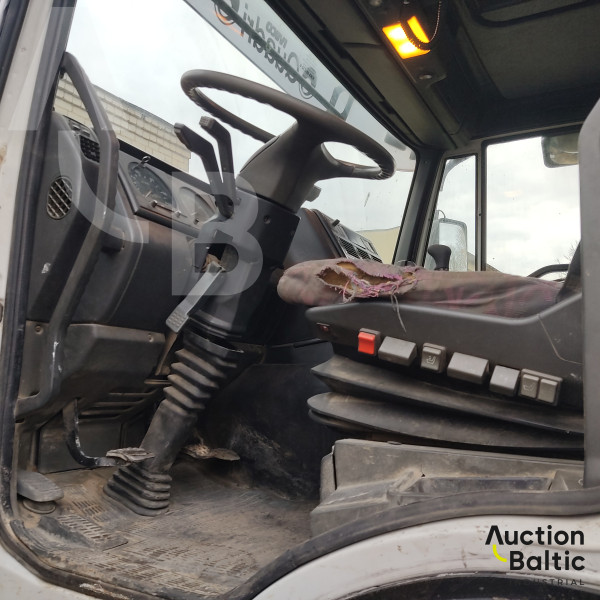 Iveco Magirus EuroTrakker 8x4 Cifa MK 28-4