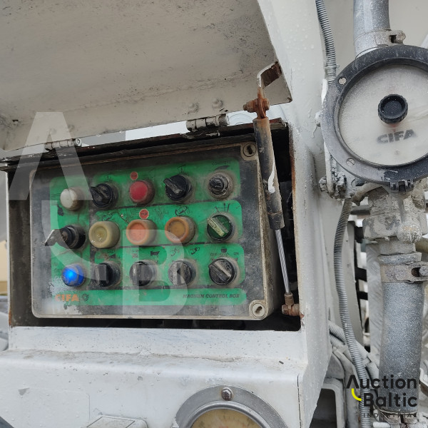 Iveco Magirus EuroTrakker 8x4 Cifa MK 28-4