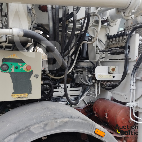 Iveco Magirus EuroTrakker 8x4 Cifa MK 28-4