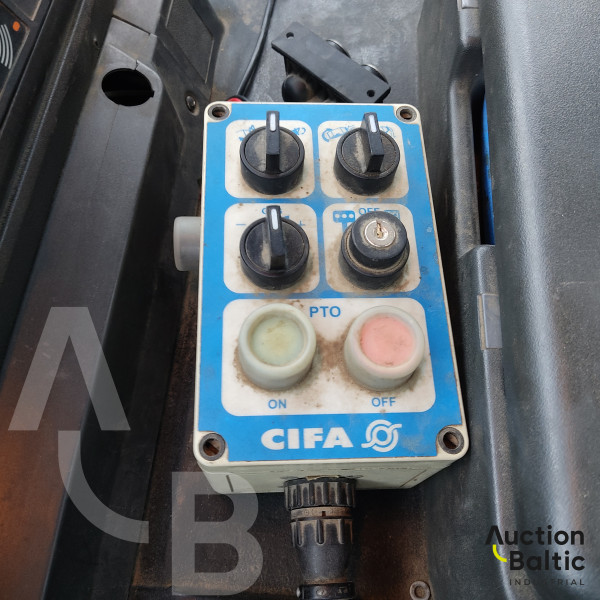 Iveco Magirus EuroTrakker 8x4 Cifa MK 28-4