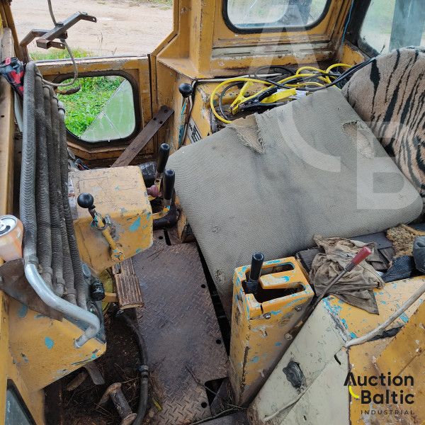 Komatsu D53P-16