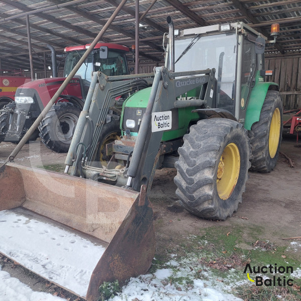 John Deere 3300