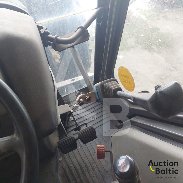 John Deere 3300