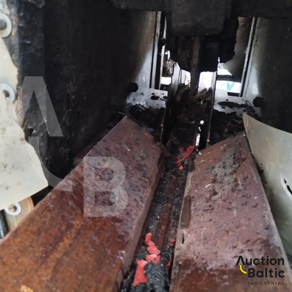 Wood processing machine