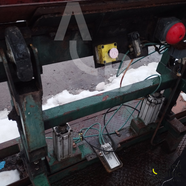 Wood processing machine