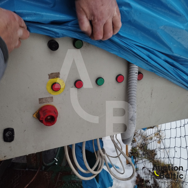 Wood processing machine