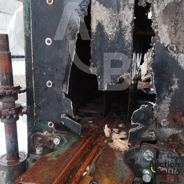 Wood processing machine