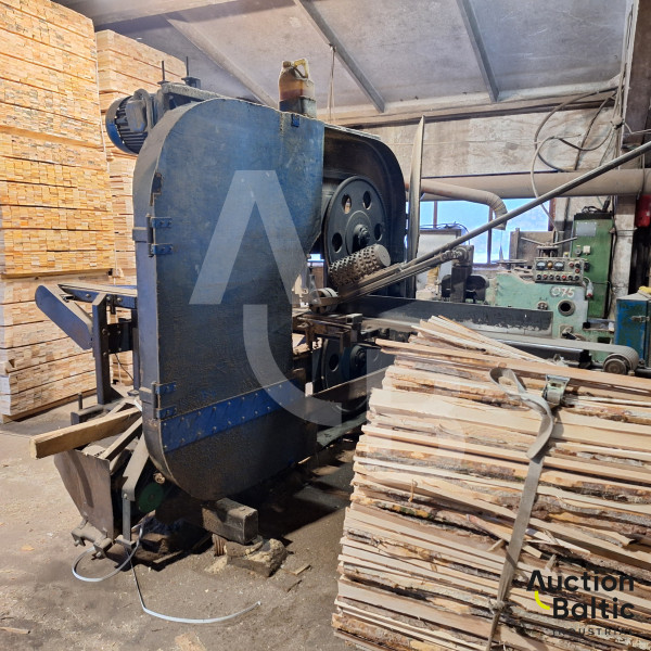Board cutting machine (Dvipjūklės lentelių pjovimo staklės-Beikeris)