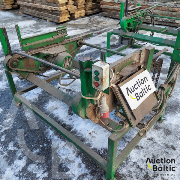Wood ends trimming machine (Medienos galų apipjovimo staklės)