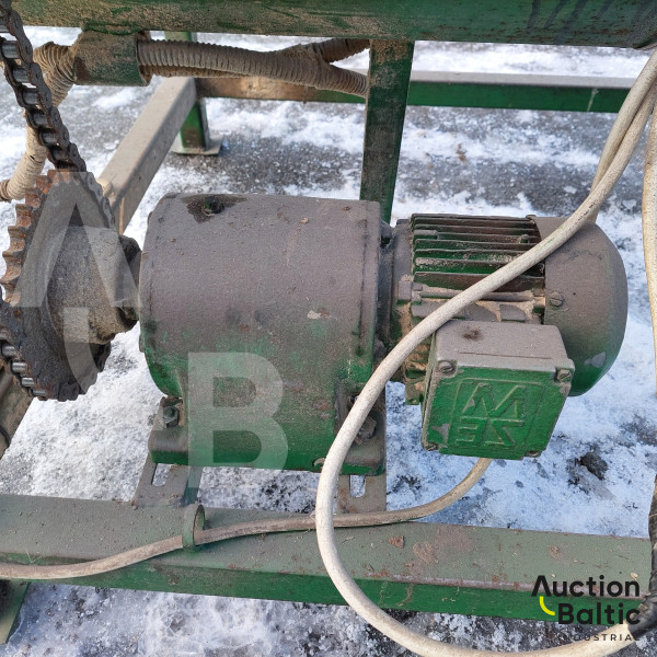 Wood ends trimming machine (Medienos galų apipjovimo staklės)